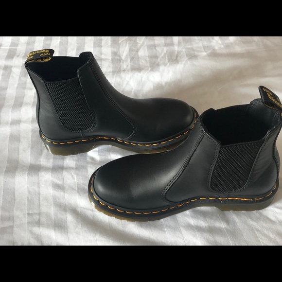 New Doc Martens 2976 Chelsea Nappa Leather Boots - Picture 13 of 16